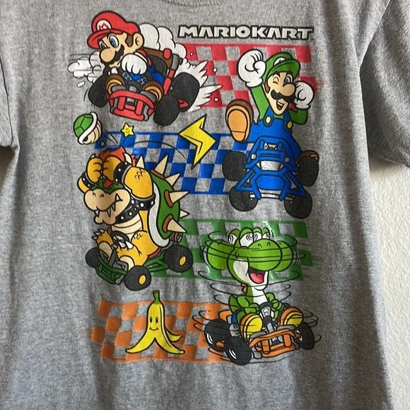 🏁Gently used Mariokart race car T-shirt (Boys) XL🏁 - Picture 4 of 4
